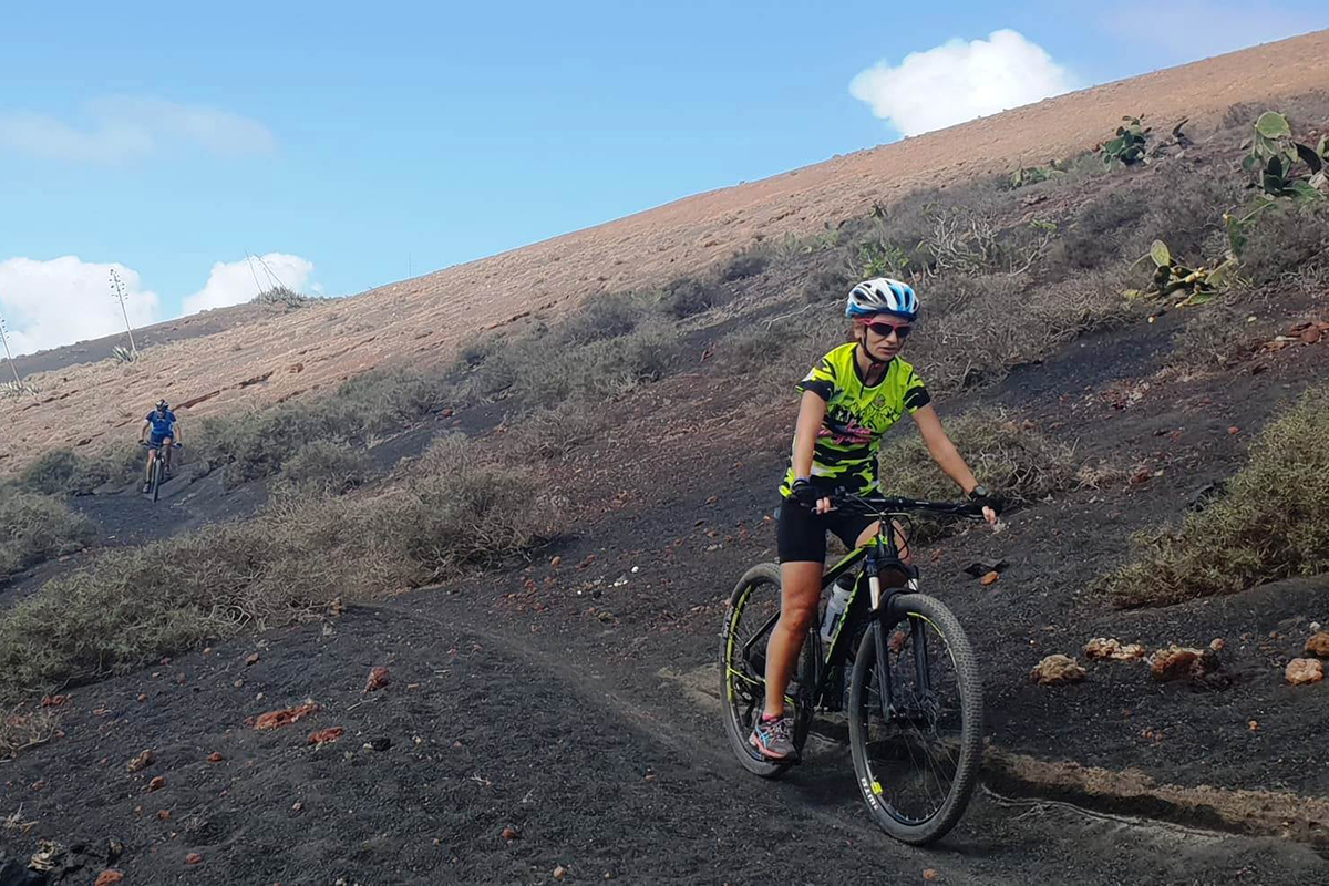 Learn how to descend safely by MTB on Lanzarote