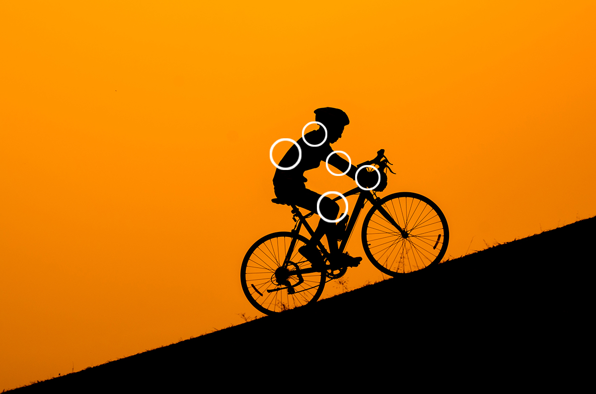Pedaleando por Lanzarote puntos de dolor sobre una bicicleta Pedaleando por Lanzarote puntos de dolor sobre una bicicleta