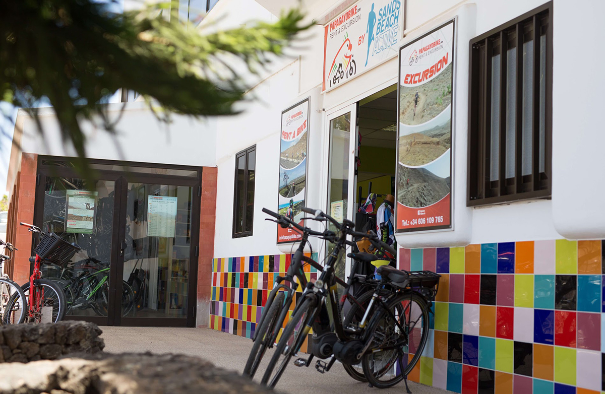 Sands Beach Resort and Papagayo Bike, the ideal vacation for athletes - papagayo bike store