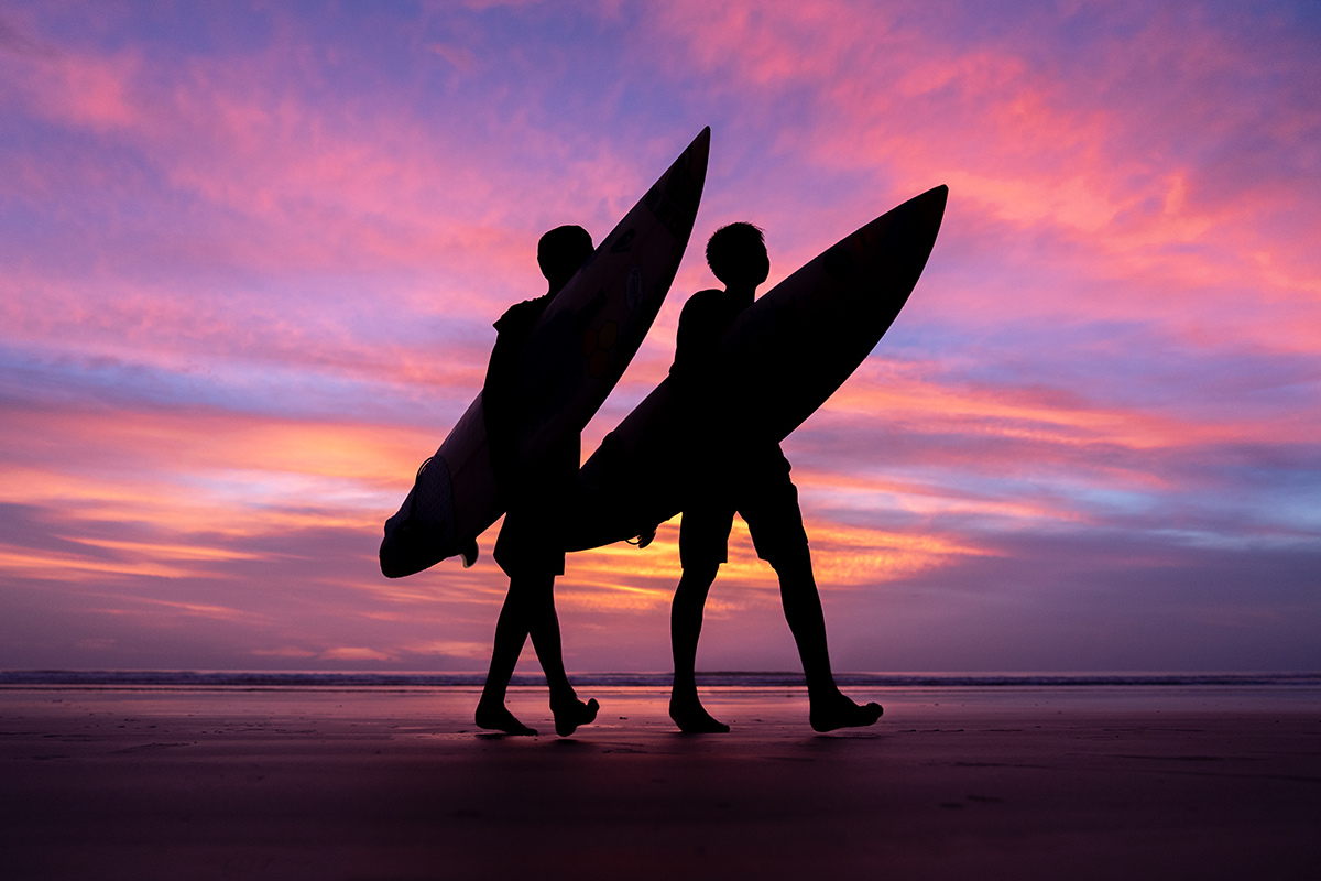 Surfeando las playas de Lanzarote con kalima surf - surfistas