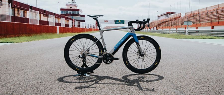 Alquiler de bicicletas de carretera híbridas en Lanzarote. El futuro del ciclismo