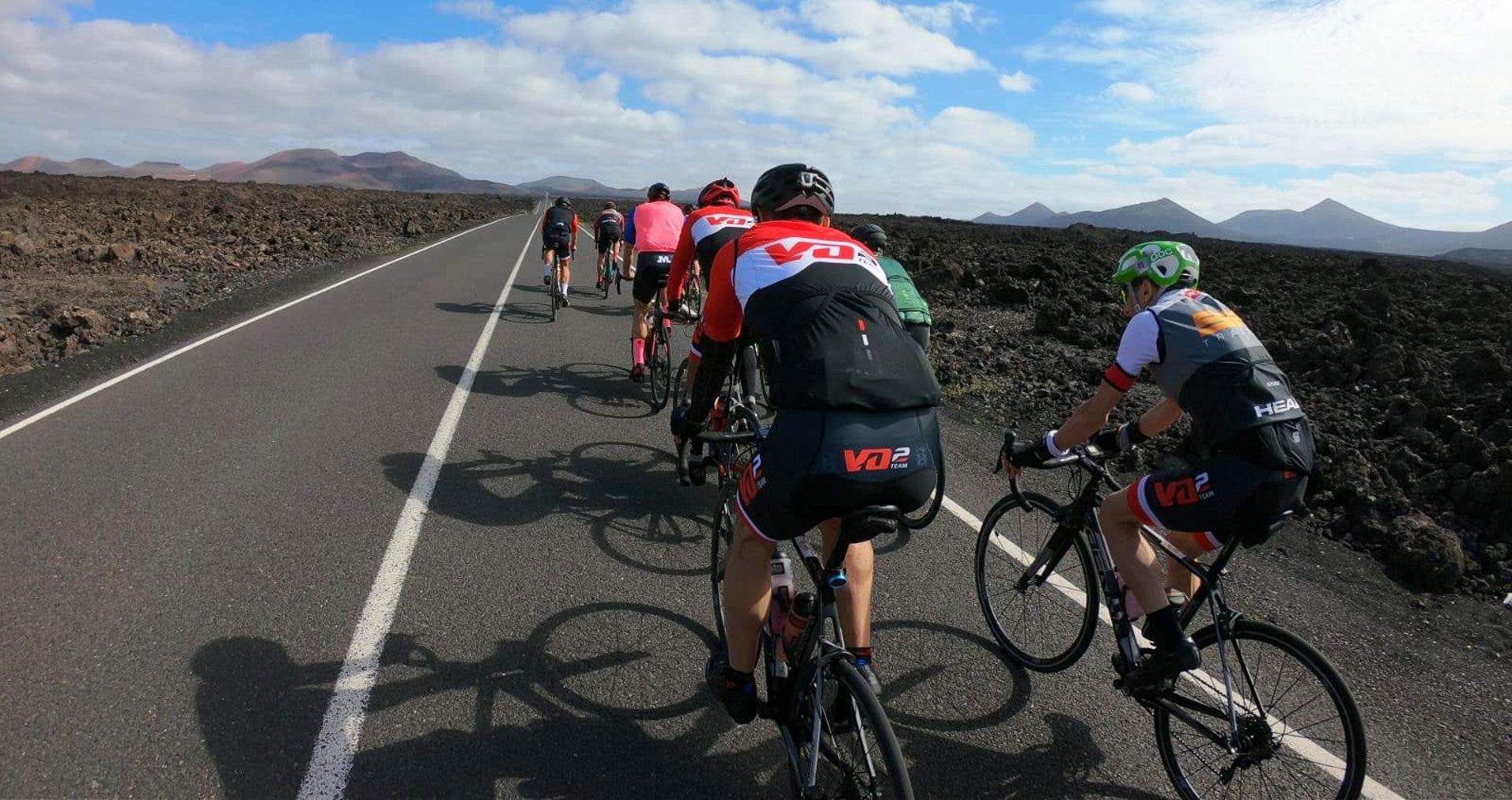 Camps de Entrenamiento en Lanzarote: Por Qué Cada Vez Más Ciclistas Vienen a Prepararse Aquí Camps de Entrenamiento en Lanzarote: Por Qué Cada Vez Más Ciclistas Vienen a Prepararse Aquí