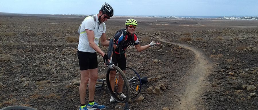 Steps to solve a puncture whilst en route on Lanzarote